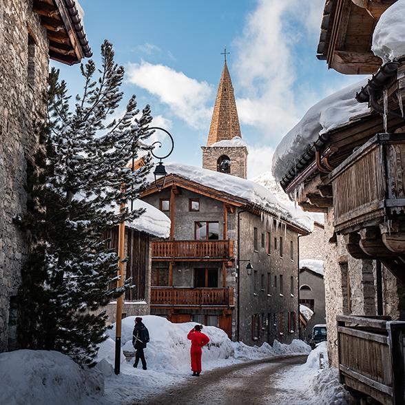 Cœur du village de Val d'Isère vue sur le cloché