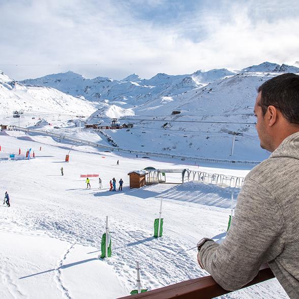 Résidence Le Cheval Blanc vue sur les pistes de Val Thorens