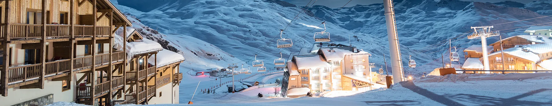 Vue extérieure de la résidence Montana Plein Sud à Val Thorens de nuit