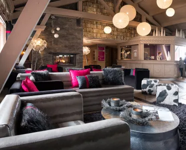hotel val thorens pied des pistes caron